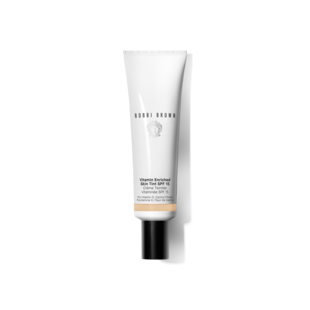 Vitamin Enriched Skin Tint לחות עם גוון עשירה בויטמינים וברכיבי טיפוח הטובים לעורך. מעניקה כיסוי עדין ואחיד לעור בגימור רענן טבעי., Light 3, 50 מ"ל